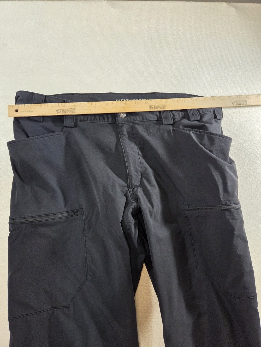 Duluth Flexpedition Pants 40x32 Gray Fleece Lined Outdoor Work - Picture 6 of 7
